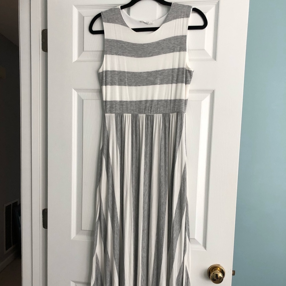 Reborn J gray and white midi dress